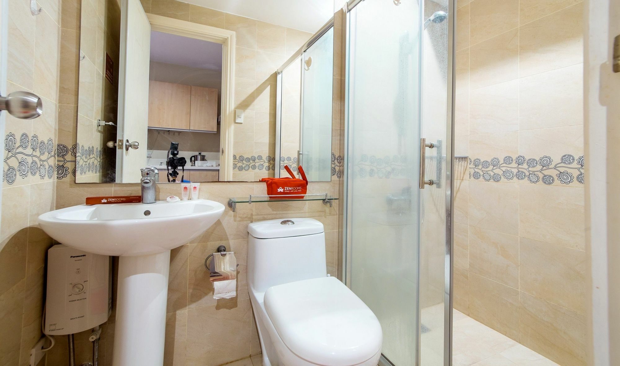 Zen Home Gramercy Residences Makati Makati City ภายนอก รูปภาพ