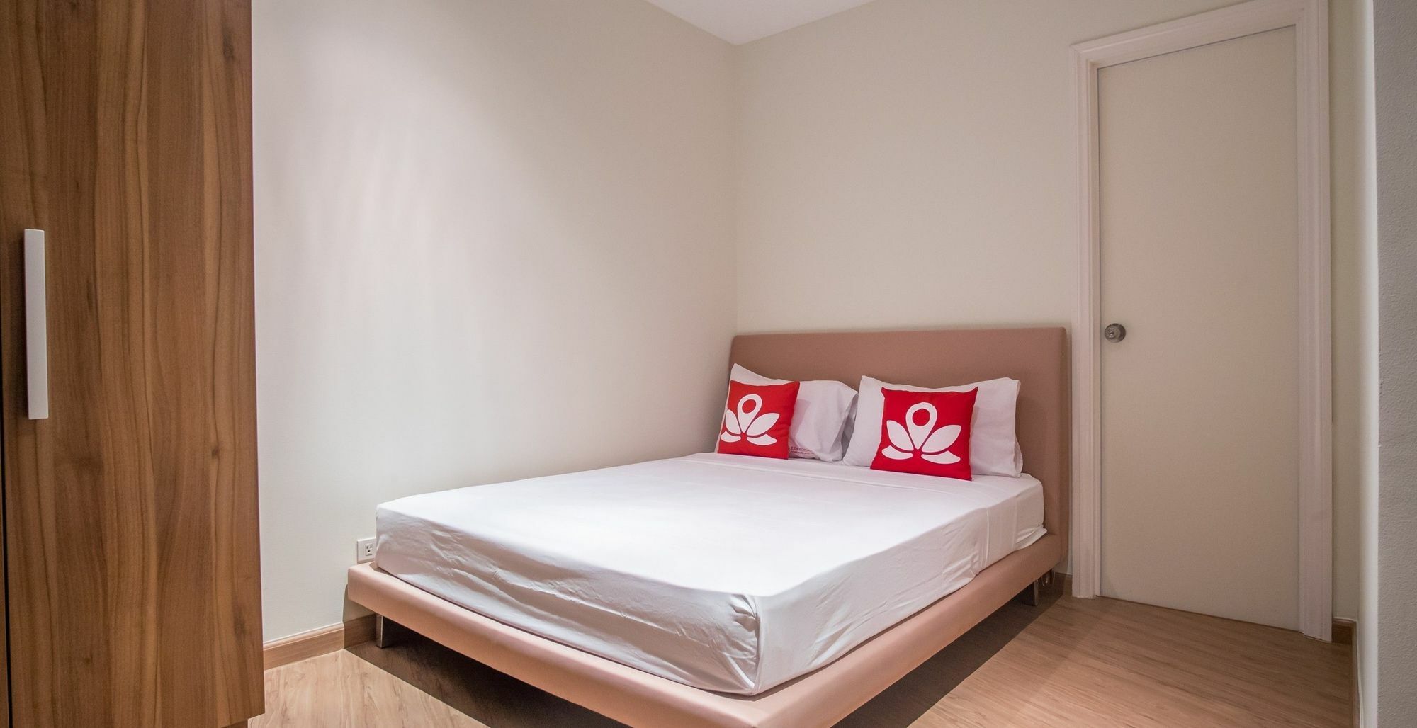 Zen Home Gramercy Residences Makati Makati City ภายนอก รูปภาพ
